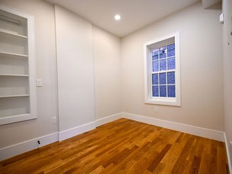 18 Winchester St #5A — Photo 4