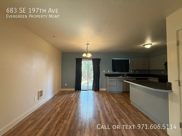 683 SE 197th Ave — Photo 14