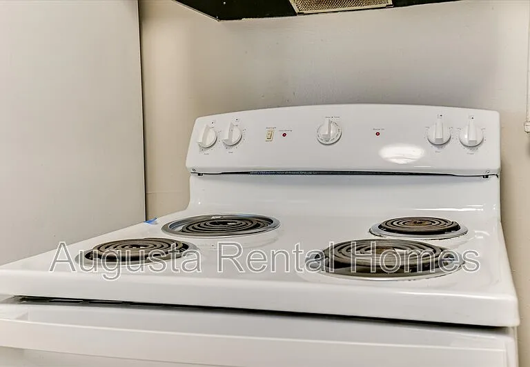 329 E View Dr — Photo 15