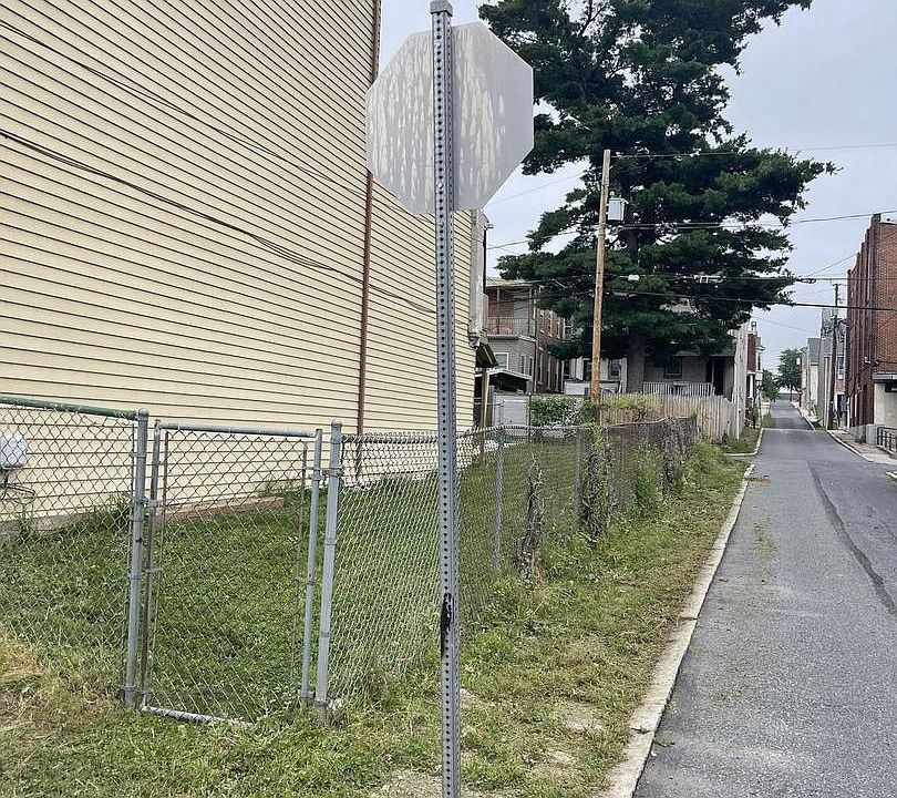 1st image of 2027 Logan St