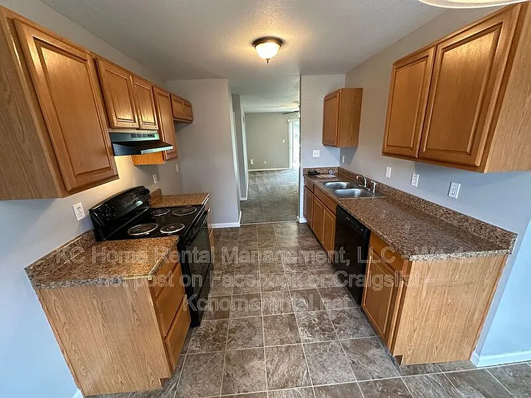 9000 NE 73rd St — Photo 6
