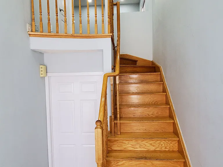18 Ed Quigg Way #UPPER FLOOR — Photo 1