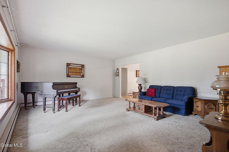 3rd image of 11 Jefferson Avenue