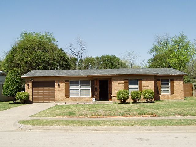 1st image of 108 Berkshire Ln