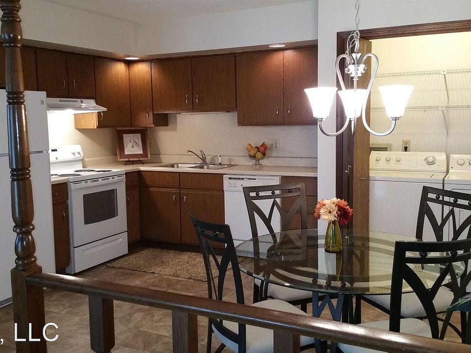 2nd image of 2112 Versailles Village Pl #8584052