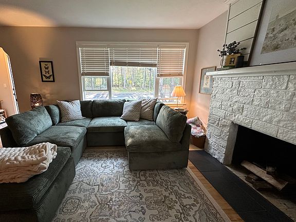 2nd image of 1115 W Grand Ave