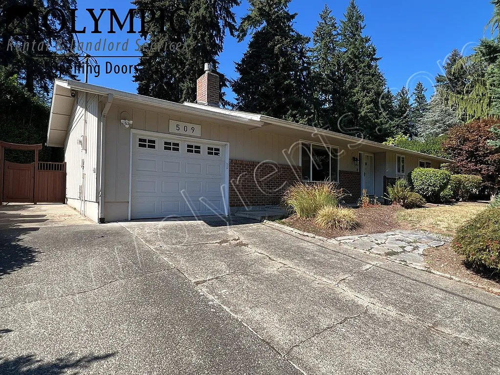 Newly Updated 2 Bedroom, 1.5 Bathroom Rambler — Photo 1