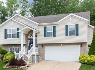 424 Winter Lake Cir, Fenton, MO 63026