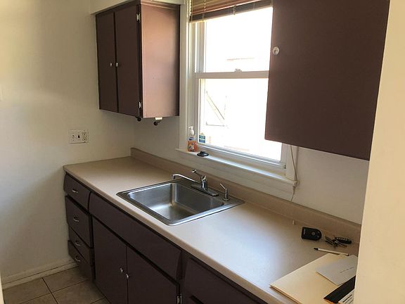 5th image of 620 Green Ln Floor 2