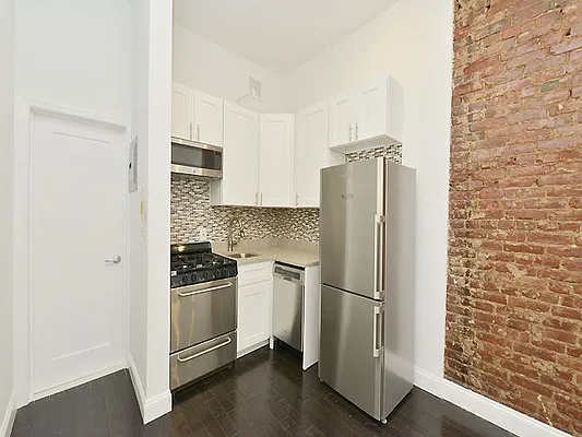 Rented by Cooper & Cooper Real Estate | media 10