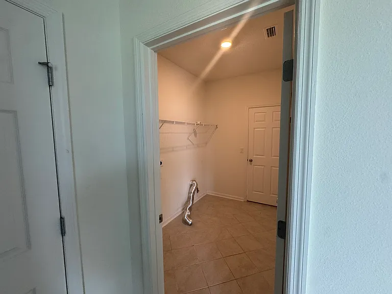 Santos Ln — Photo 10