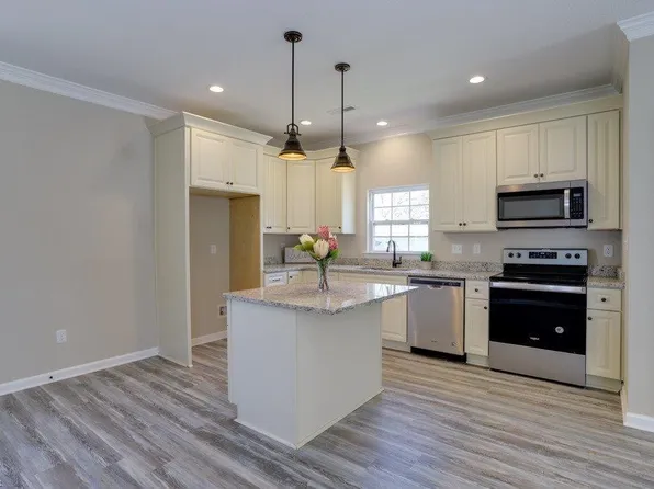 520 Eola Ave, Suffolk, VA 23434