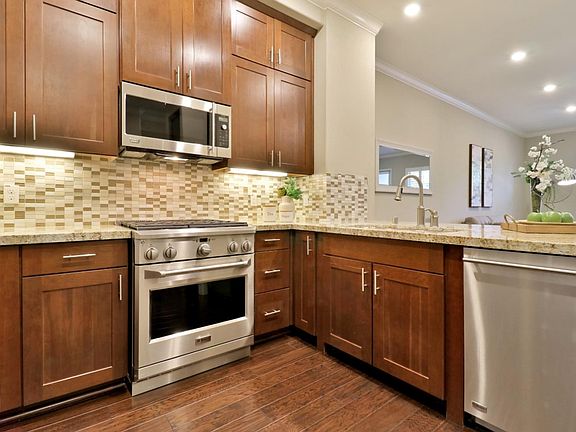 5th image of 396 1st St #7