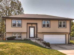 12915 Taylor Cir, Omaha, NE 68164