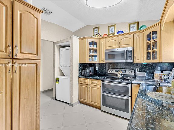 4th image of 9719 NW 127th St