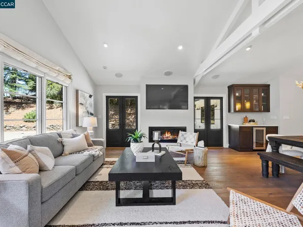 10 Albo Ct, Orinda, CA 94563