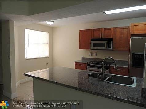4th image of 4745 NW 97th Ct