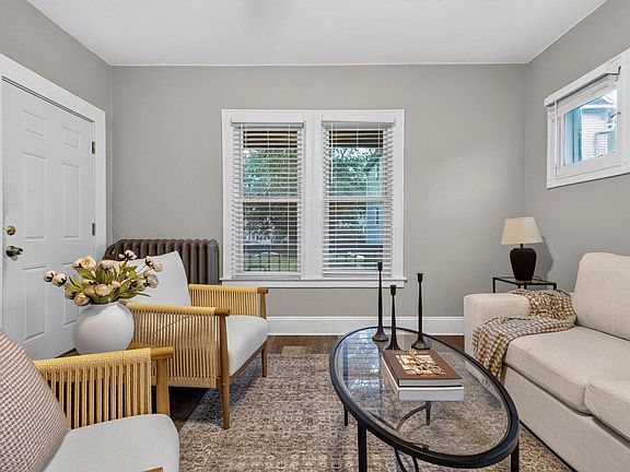 3rd image of 2867 N Fratney STREET