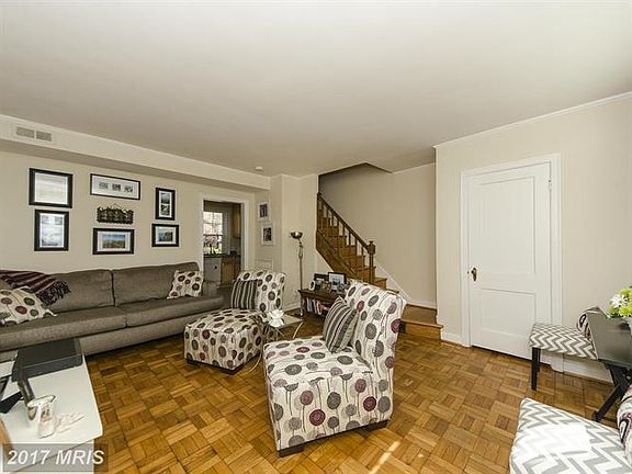 5th image of 1414 S Barton St APT 450