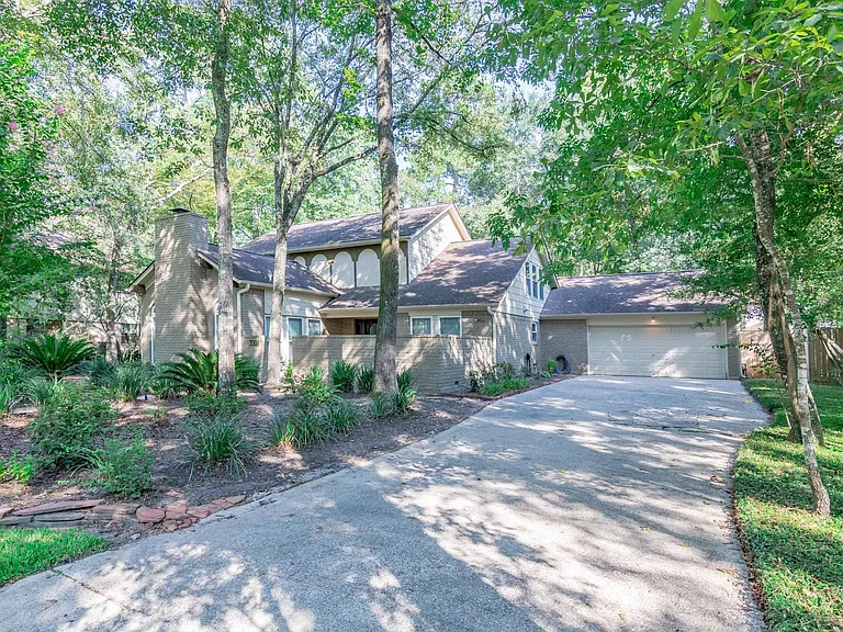 10 Coralvine Ct — Photo 4