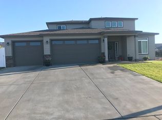 606 8th Ave NE, Ephrata, WA 98823