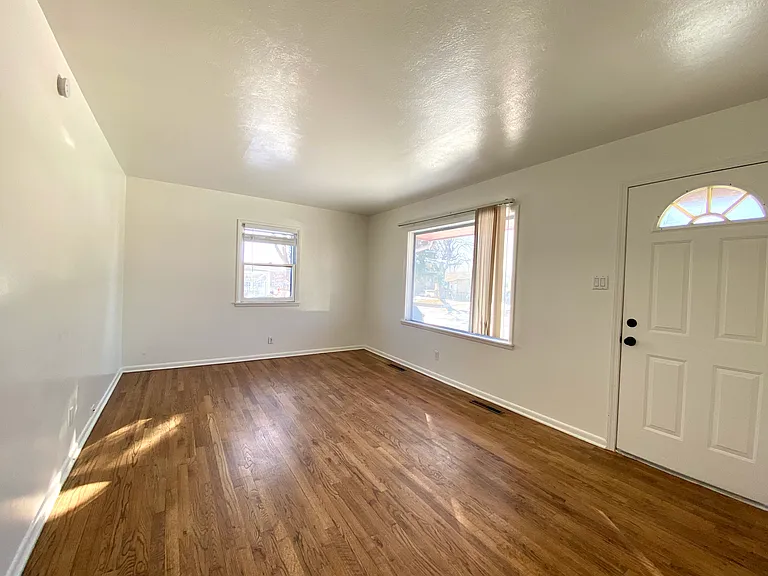 1310 S Newton St — Photo 7
