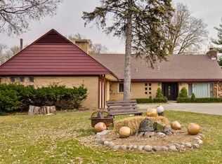 1285 E River Dr, Des Plaines, IL 60018