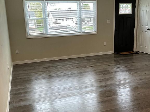 5th image of 475 Florence Ave