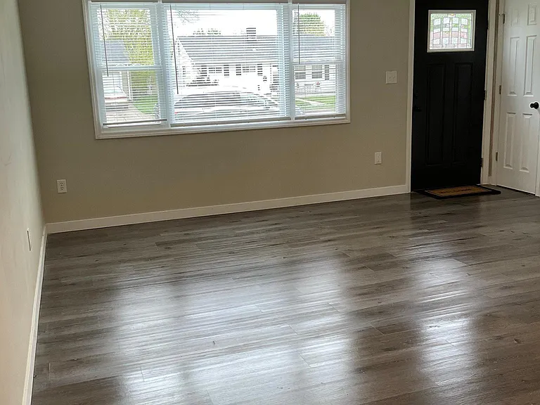 475 Florence Ave — Photo 5