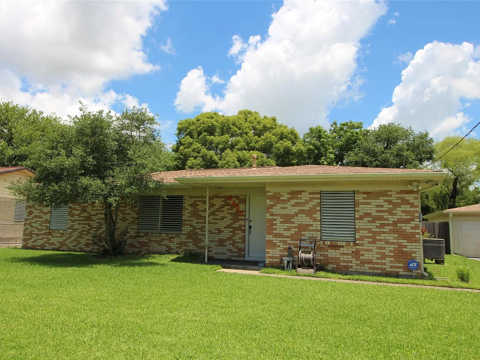 3 bed, 2.0 bath, 1776 sqft, $1,700 — Photo 1
