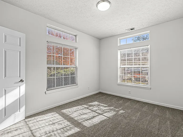 Buffalo Creek Apartments — Photo 45