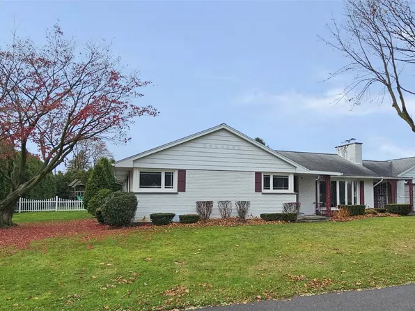 124 Eldredge Dr, Vestal, NY 13850