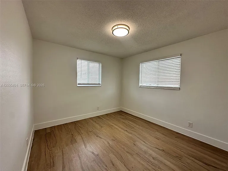 5911 NE 18th Ave #4 — Photo 16