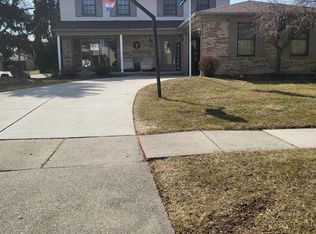 15654 Valerie Dr, Macomb, MI 48044