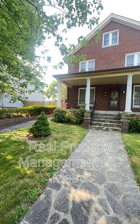 1st image of 1241 Monroe St NE