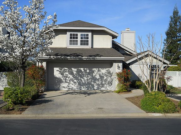2nd image of 9218 N Stoneridge Ln