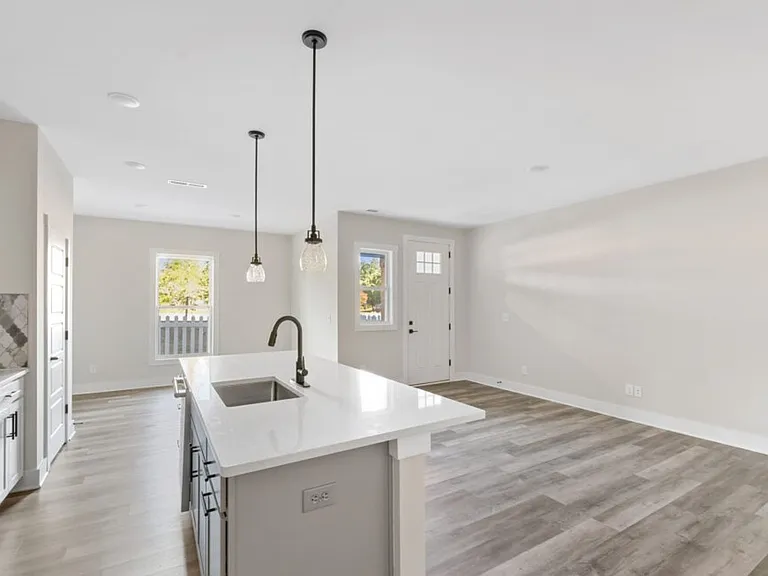 650 Melville Dr — Photo 13
