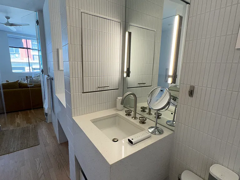 90 Hudson St #2F — Photo 7