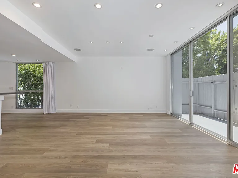 1100 Alta Loma Rd — Photo 3
