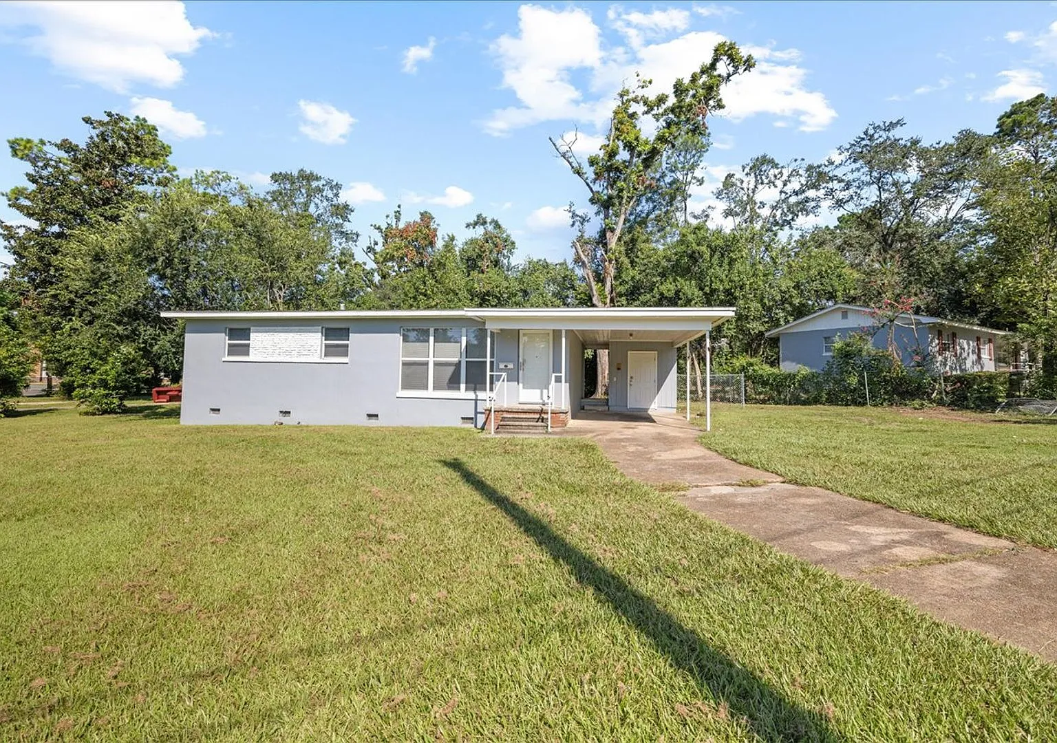 3 Bedroom Home Near Campus Available for Fall 2027 — Photo 2