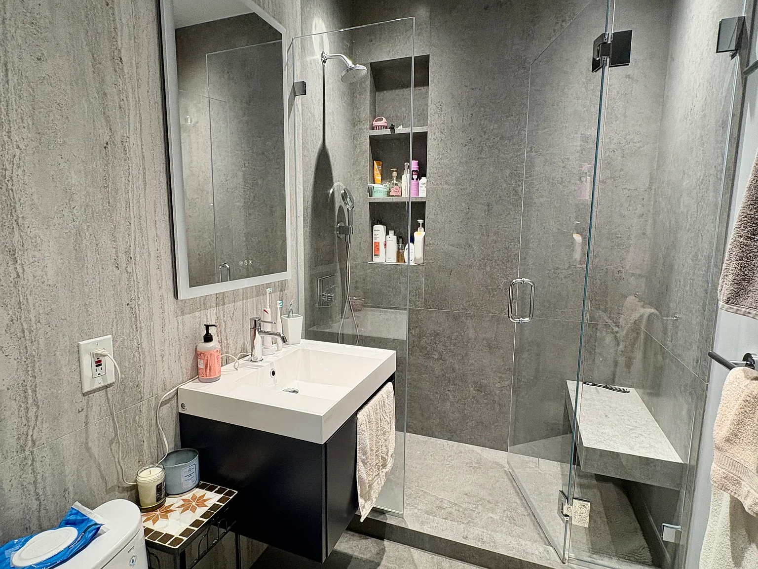 2 bed, 900 sqft, $3,550 — Photo 2