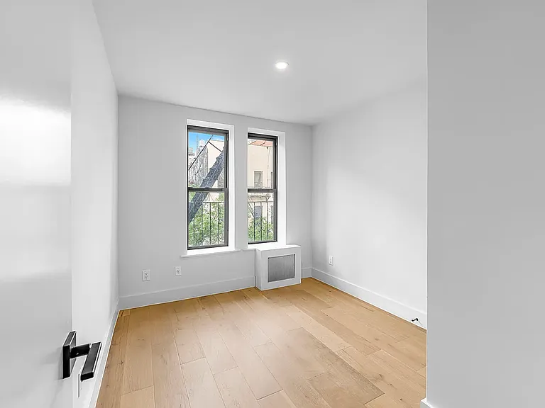 236 W 15th St #23 — Photo 8
