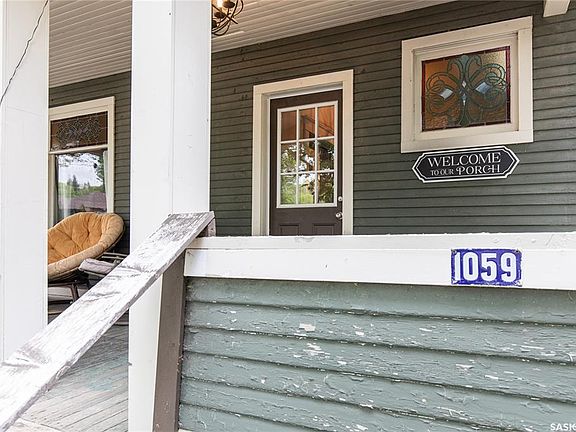 2nd image of 1059 Willow AVENUE