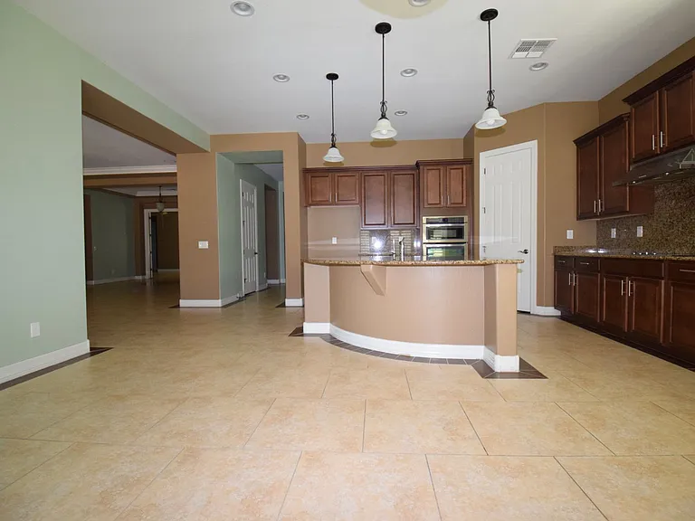 2192 E Coconino Pl — Photo 5