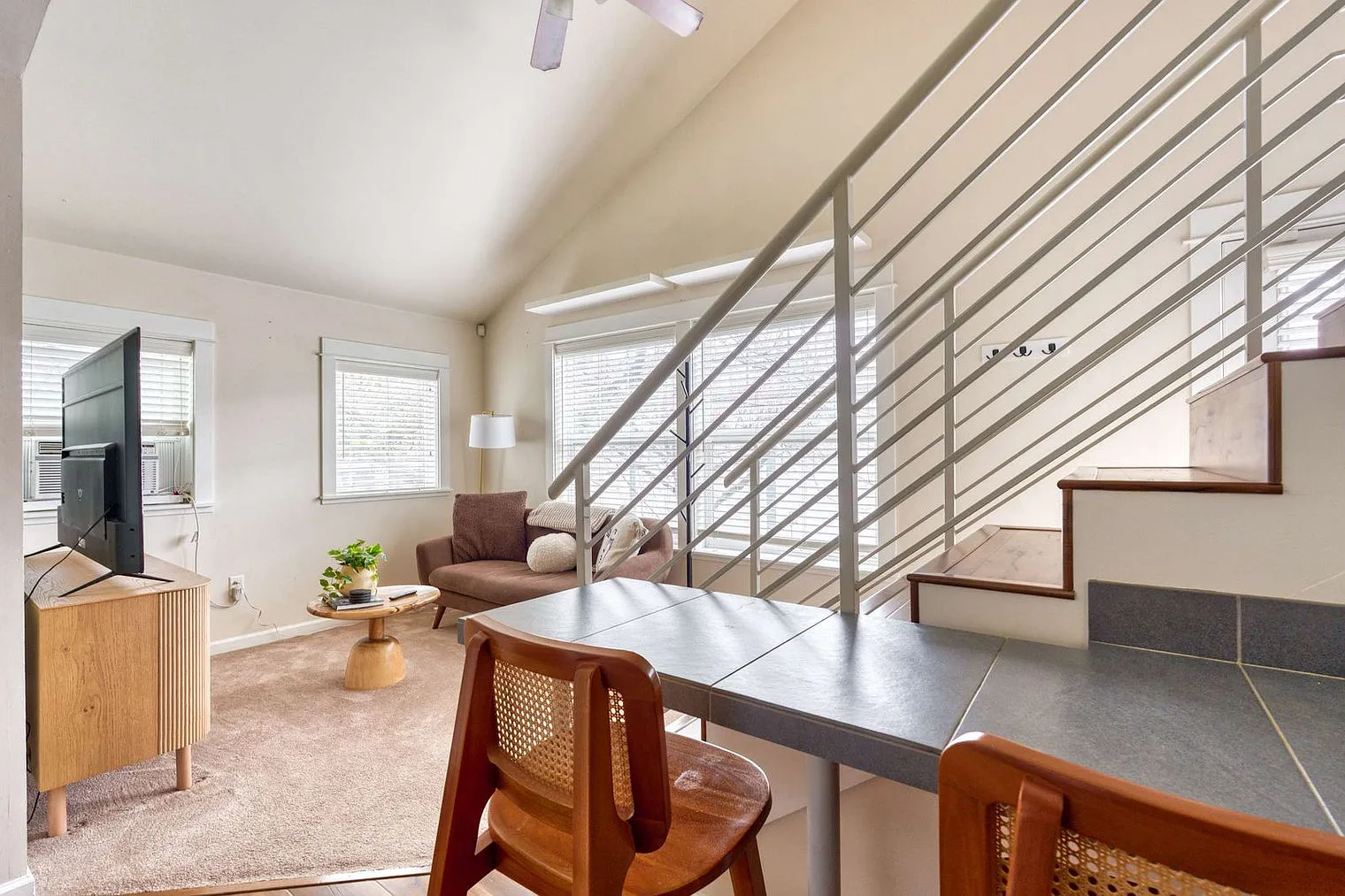 1 bed, 1.0 bath, 548 sqft, $2,953 — Photo 4