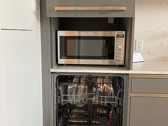 5th image of 1808 Minor Ave #1309