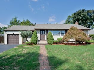 5 Kievit Rd, Wayne, NJ 07470