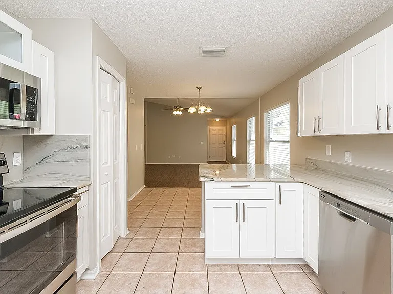 8749 Morrison Oaks Ct — Photo 6