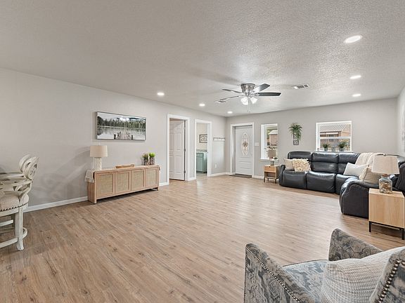 4th image of 2808 Sky Harbour Dr