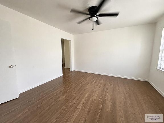 2nd image of 15 W Los Ebanos Blvd